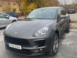Grå Begagnad 2018 Porsche Macan SUV | 364 900 kr (Bra pris)