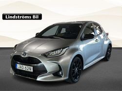 Silver Begagnad 2022 Toyota Yaris Hybrid Style Halvkombi | 239 000 kr (Marknadspris)