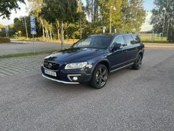 Blå Begagnad 2015 Volvo XC70 Summum SUV | 175 000 kr (Marknadspris)