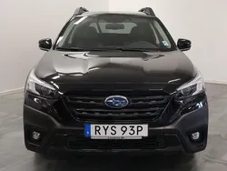 Svart Begagnad 2023 Subaru Outback SUV | 399 900 kr (Marknadspris)