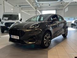 Grå Begagnad 2022 Ford Puma ST-Line SUV | 224 800 kr (Marknadspris)