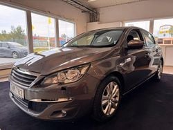 Mörkgrå (grå) Begagnad 2016 Peugeot 308 Active Halvkombi | 99 900 kr (Marknadspris)