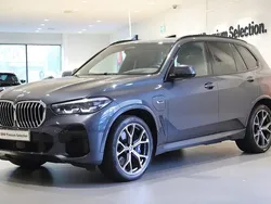Grå Begagnad 2021 BMW X5 iPerformance SUV | 649 000 kr (Lite dyr)