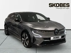 Grå Begagnad 2023 Renault Mégane Techno Halvkombi | 319 900 kr (Marknadspris)