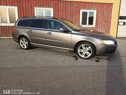 Grå Begagnad 2010 Volvo V70 Momentum Kombi | 48 000 kr (Marknadspris)
