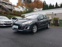 Mörkgrå Begagnad 2012 Peugeot 308 Halvkombi | 46 800 kr (Marknadspris)