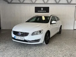 Vit Begagnad 2014 Volvo V60 Momentum Kombi | 164 900 kr (Marknadspris)