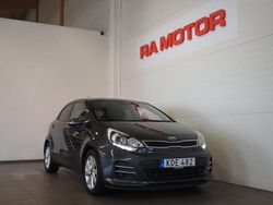 Grå Begagnad 2015 Kia Rio Comfort Halvkombi | 134 900 kr (Marknadspris)