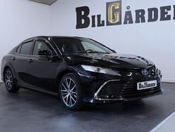 Begagnad 2023 Toyota Camry Hybrid Executive Sedan | 309 900 kr (Marknadspris)