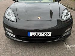 Grå Begagnad 2012 Porsche Panamera 4 Sport Sedan | 289 000 kr (Lite dyr)