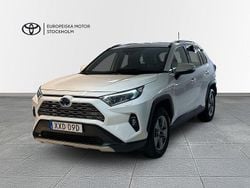 Vit Begagnad 2022 Toyota RAV4 Hybrid Active SUV | 339 900 kr (Marknadspris)