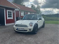 Vit Begagnad 2010 Mini Cooper Halvkombi | 65 000 kr (Lite dyr)