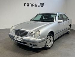 Ljusgrå (grå) Begagnad 2002 Mercedes E320 Sedan | 59 500 kr