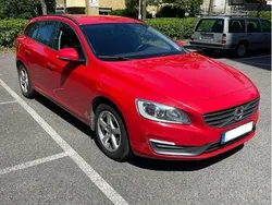 Röd Begagnad 2015 Volvo V60 Kinetic Kombi | 90 000 kr (Marknadspris)