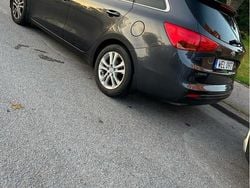 Grå Begagnad 2015 Kia Ceed Sportswagon EX Kombi | 109 900 kr (Marknadspris)