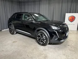 Svart Begagnad 2023 Peugeot 2008 GTi SUV | 239 900 kr (Marknadspris)