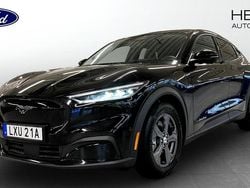 Svart Begagnad 2021 Ford Mustang Mach-E Standard Range SUV | 324 900 kr (Marknadspris)
