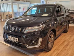 Svart Begagnad 2021 Suzuki Vitara GL SUV | 234 900 kr (Marknadspris)