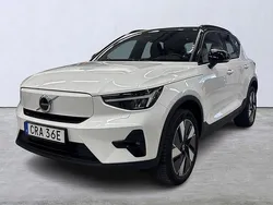 Vit Begagnad 2023 Volvo XC40 Plus SUV | 419 000 kr
