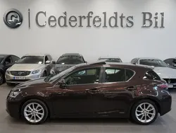 Mörkbrun Begagnad 2011 Lexus CT200h Executive Line Halvkombi | 139 800 kr (Lite dyr)