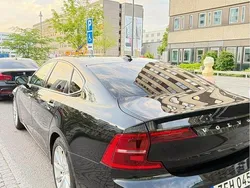 Svart Begagnad 2018 Volvo S90 Momentum Sedan | 235 000 kr (Marknadspris)