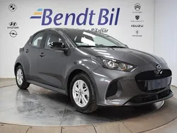 Grå Ny 2024 Mazda 2 Center-Line Halvkombi | 259 500 kr (Marknadspris)