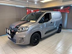 Grå Begagnad 2022 Citroën Berlingo Business Class Minibuss | 189 900 kr (Marknadspris)