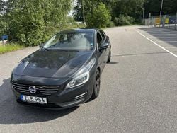 Grå Begagnad 2014 Volvo S60 Kinetic Sedan | 99 999 kr (Bra pris)