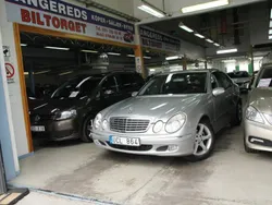 Ljusgrå Begagnad 2003 Mercedes E240 Sedan | 39 999 kr (Bra pris)