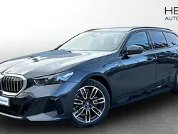 Grå (grey) Begagnad 2025 BMW 530e M Sport Kombi | 688 700 kr (Bra pris)
