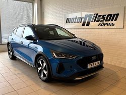 Blå Begagnad 2022 Ford Focus Active Halvkombi | 189 500 kr (Marknadspris)