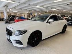 Vit (polar vit) Begagnad 2017 Mercedes E220 AMG line Sportkupé | 329 900 kr (Dyr)