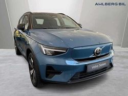 Blå Begagnad 2022 Volvo XC40 Core SUV | 339 500 kr