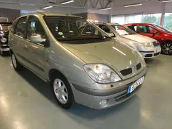Grön Begagnad 2002 Renault Scénic Minibuss | 28 700 kr