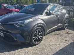 Grå Begagnad 2017 Toyota C-HR SUV | 185 000 kr (Lite dyr)