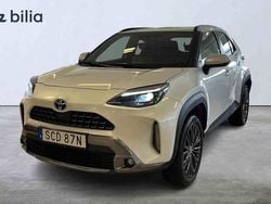 Vit Begagnad 2023 Toyota Yaris Cross Plus SUV | 299 900 kr (Marknadspris)