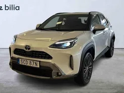 Vit Begagnad 2023 Toyota Yaris Cross Plus SUV | 319 900 kr (Lite dyr)