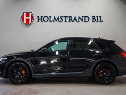 Svart Begagnad 2022 Audi e-tron Black Edition SUV | 474 900 kr (Bra pris)