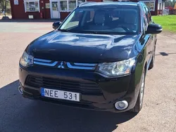 Svart Begagnad 2013 Mitsubishi Outlander SUV | 85 000 kr (Bra pris)