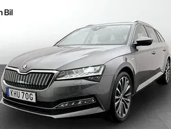 Grå Begagnad 2023 Skoda Superb LAURIN & KLEMENT Kombi | 374 900 kr (Lite dyr)