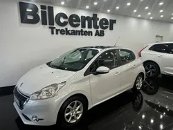 Vit Begagnad 2014 Peugeot 208 Halvkombi | 56 900 kr (Marknadspris)
