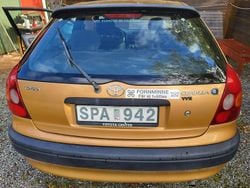 Gul Begagnad 2001 Toyota Corolla Halvkombi | 11 000 kr (Bra pris)