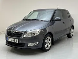 Mörkgrå Begagnad 2012 Skoda Fabia Elegance | 76 000 kr (Dyr)