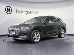 Grå Begagnad 2019 Audi e-tron Proline SUV | 349 500 kr (Marknadspris)