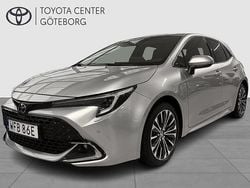 Silver Begagnad 2024 Toyota Corolla Hybrid Style Halvkombi | 274 900 kr (Marknadspris)