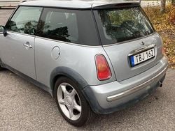 Grå Begagnad 2002 Mini Cooper Halvkombi | 24 000 kr (Marknadspris)