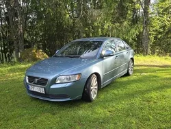 Blå Begagnad 2010 Volvo S40 Sedan | 40 000 kr (Marknadspris)