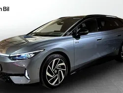 Ljusblå Begagnad 2024 VW ID.7 GTX Sedan | 649 900 kr (Marknadspris)