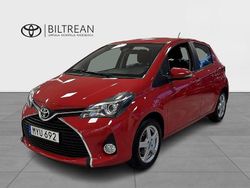 Röd Begagnad 2016 Toyota Yaris Active Halvkombi | 133 000 kr (Marknadspris)
