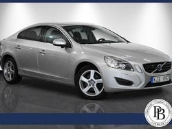 Ljusgrå Begagnad 2010 Volvo S60 Momentum Sedan | 84 900 kr (Marknadspris)